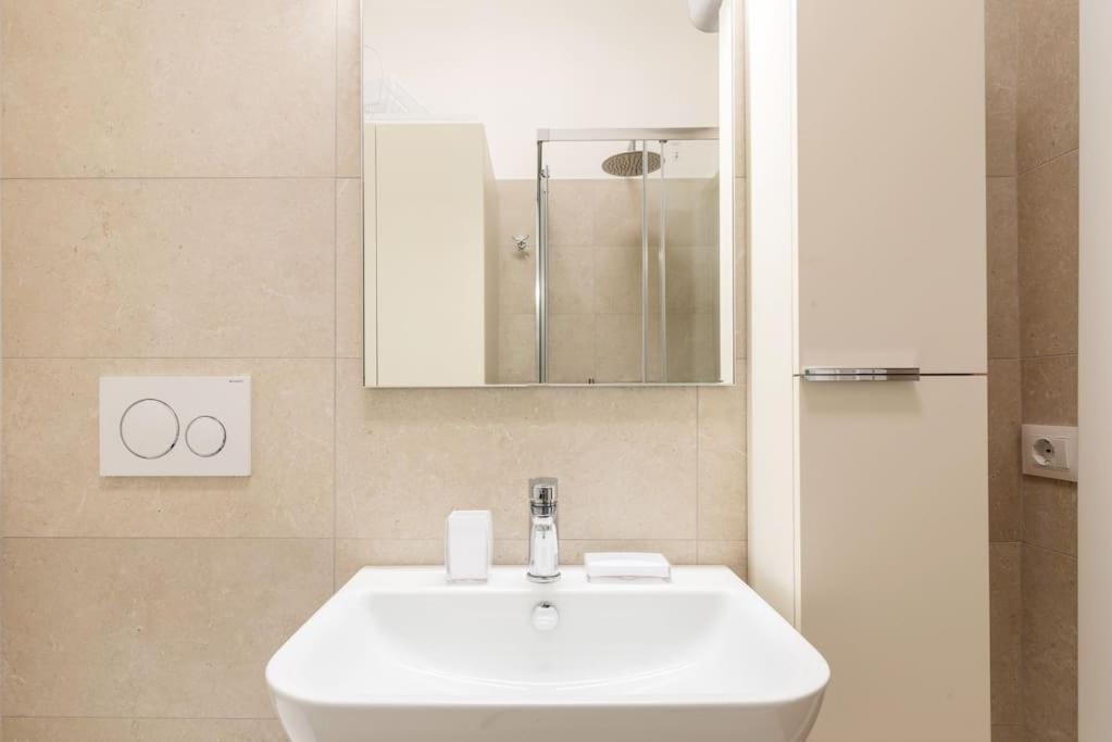 Ferienwohnung Elegante Bilocale San Calocero Mailand Exterior foto
